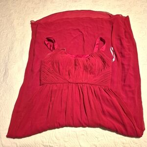 Donna Morgan women's size 8 Red maxi dress beautiful pleated top, EUC